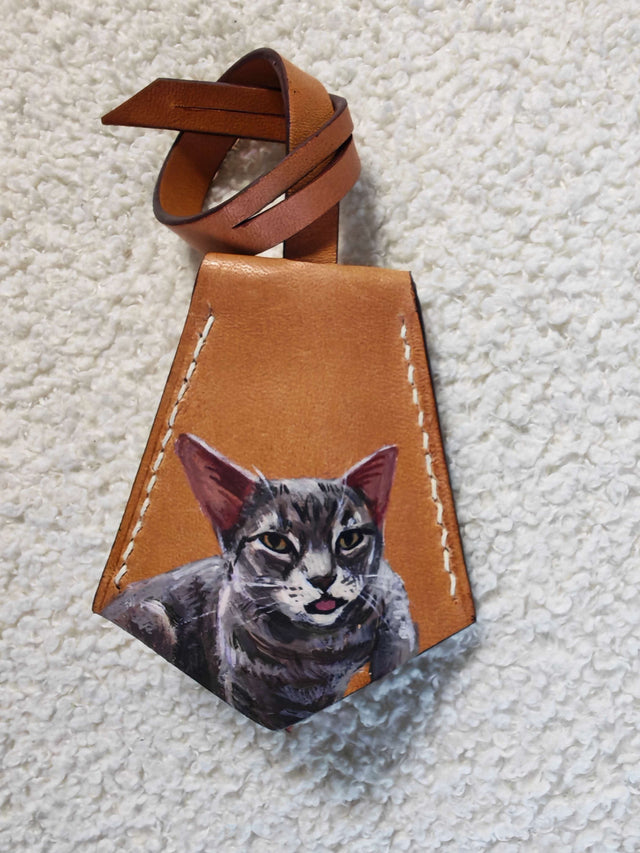 Sample 37 | Cat bag charm · full view